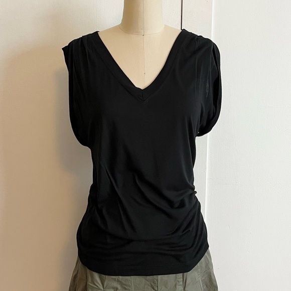 Trouvé Black V-Neck Women's Top - Picture 1 of 5